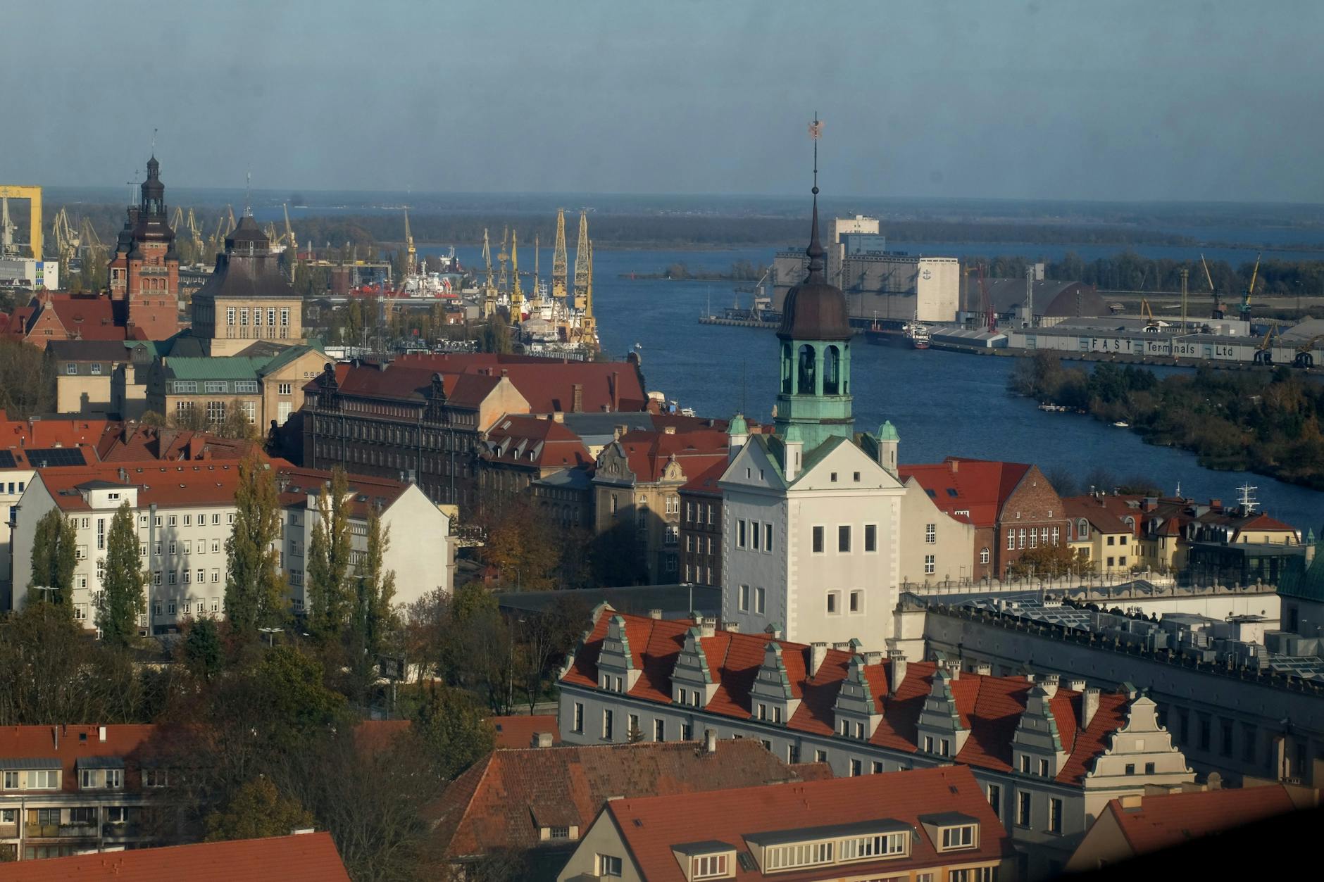 Szczecin żyje kulturą i sportem: Juwenalia i sukcesy w golfie